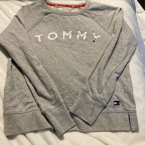 tommy hilfiger woman’s sweatshirt